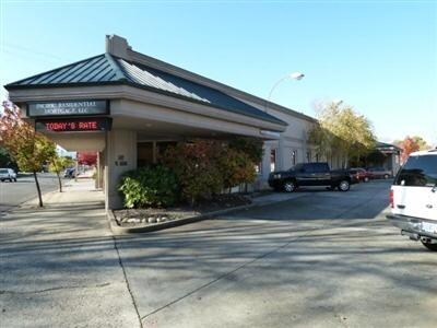 502 W MAIN St, Medford, OR à louer - Photo de l’immeuble – Image 2 sur 11