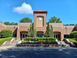 1255 Lakes Pky, Lawrenceville, GA à louer Photo de l’immeuble– Image 1 sur 3