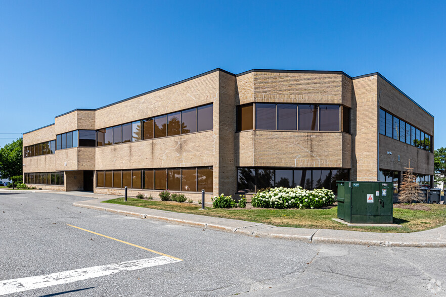 20 Colonnade Rd, Ottawa, ON à vendre - Photo de l’immeuble – Image 2 sur 2