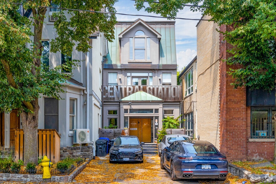 14 Birch Ave, Toronto, ON à vendre - Photo principale – Image 1 sur 1