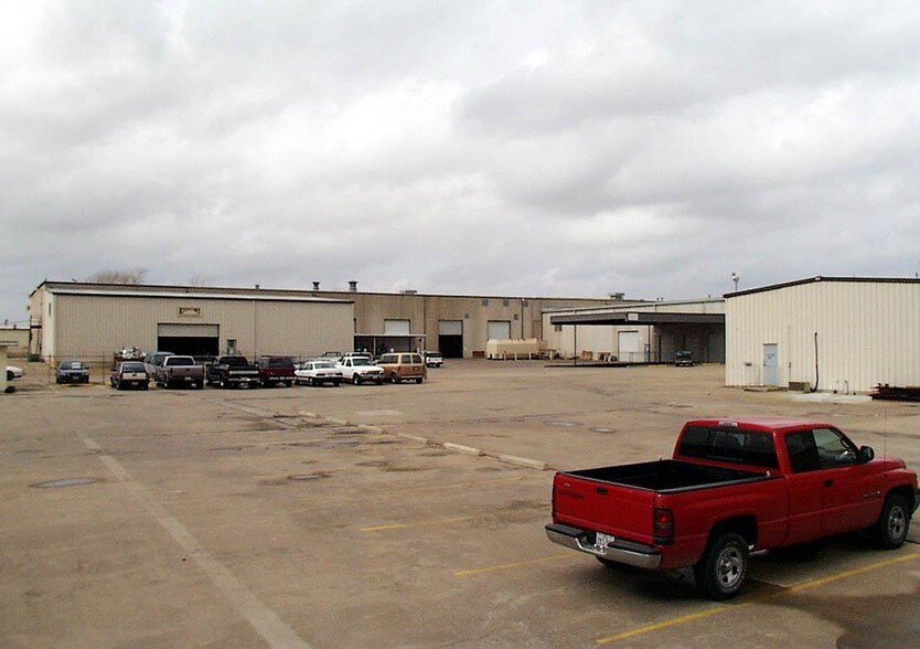 1400 Everman Pky, Fort Worth, TX à louer - Photo de l’immeuble – Image 3 sur 17