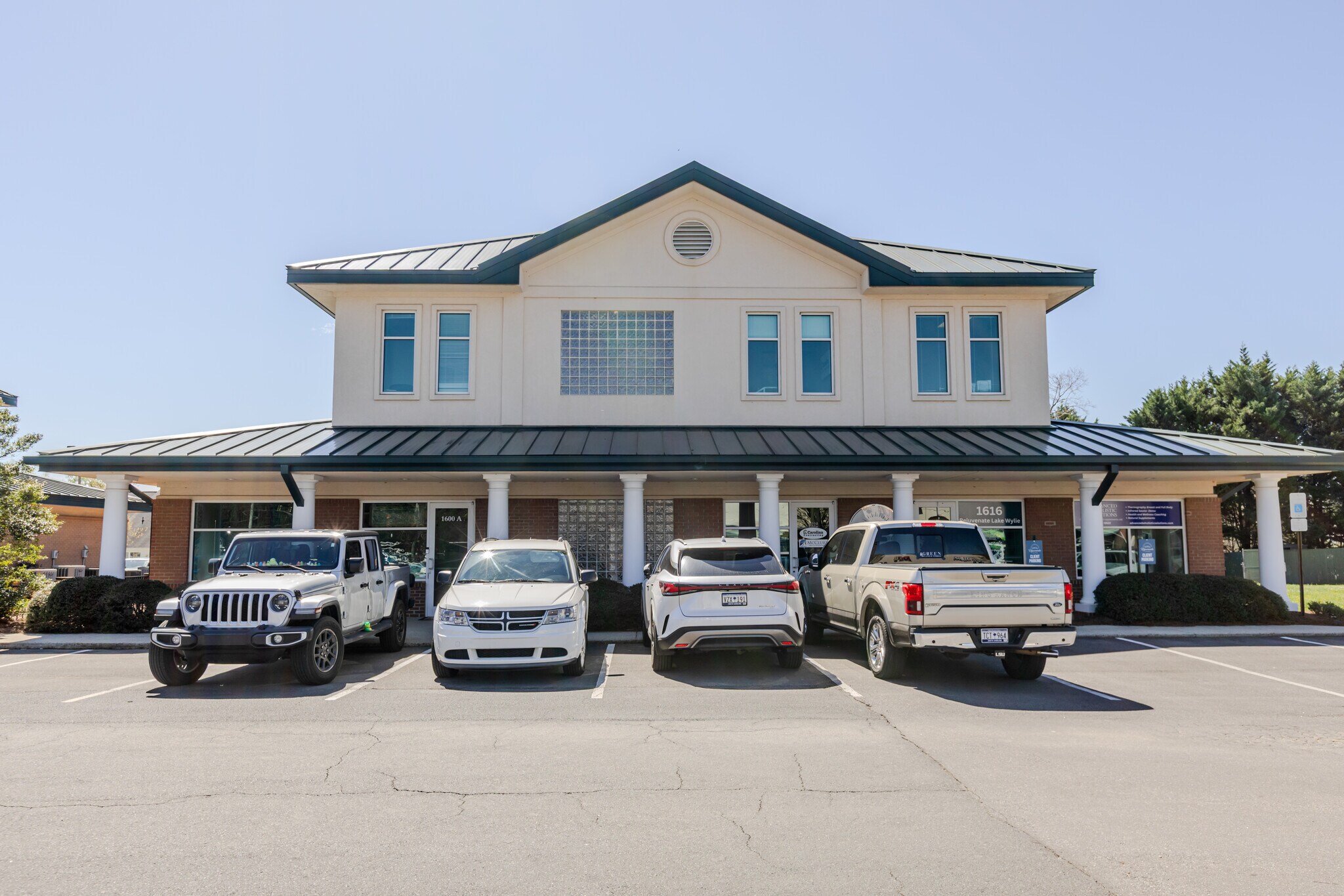 1616-1632 Village Harbor Dr, Clover, SC à louer Photo principale– Image 1 sur 21