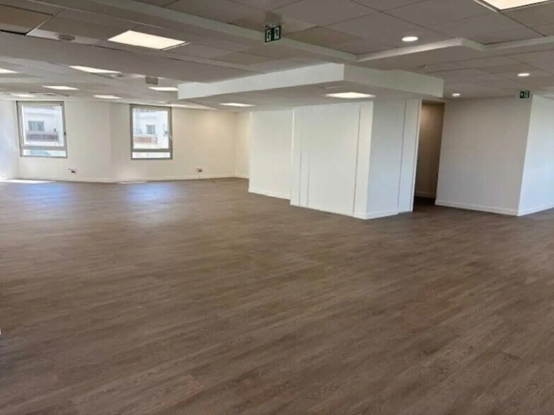 Bureau dans Joinville-le-Pont à louer - Photo de l’immeuble – Image 3 sur 9