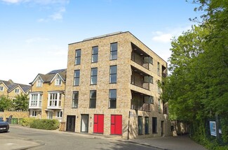 Plus de détails pour 19 Springbank Rd, Londres - Local commercial à vendre