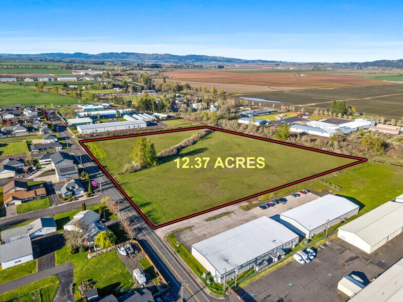 614 Cessna St, Independence, OR à vendre - Photo principale – Image 1 sur 18
