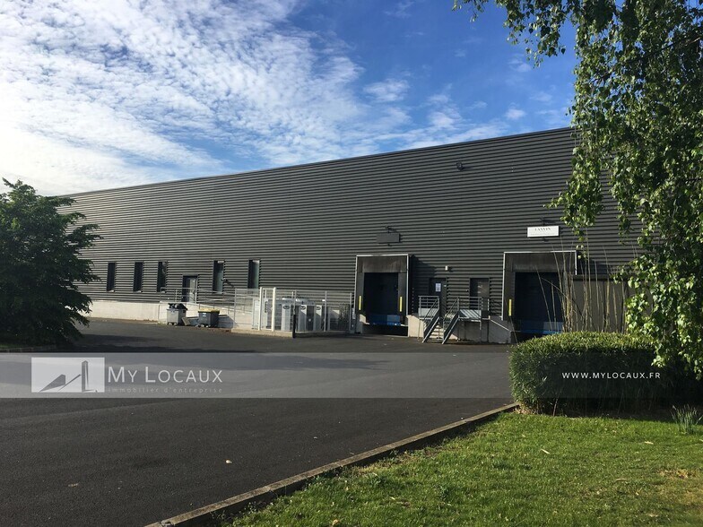Industriel/Logistique dans Gonesse à louer - Photo de l’immeuble – Image 1 sur 4