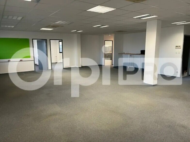 4 Rue Atlantis, Limoges à louer - Photo de l’immeuble – Image 2 sur 6