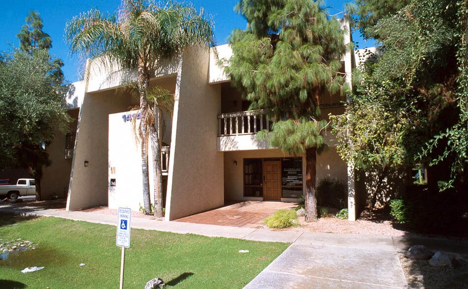 1414 E Indian School Rd, Phoenix, AZ à louer - Photo de l’immeuble – Image 3 sur 6