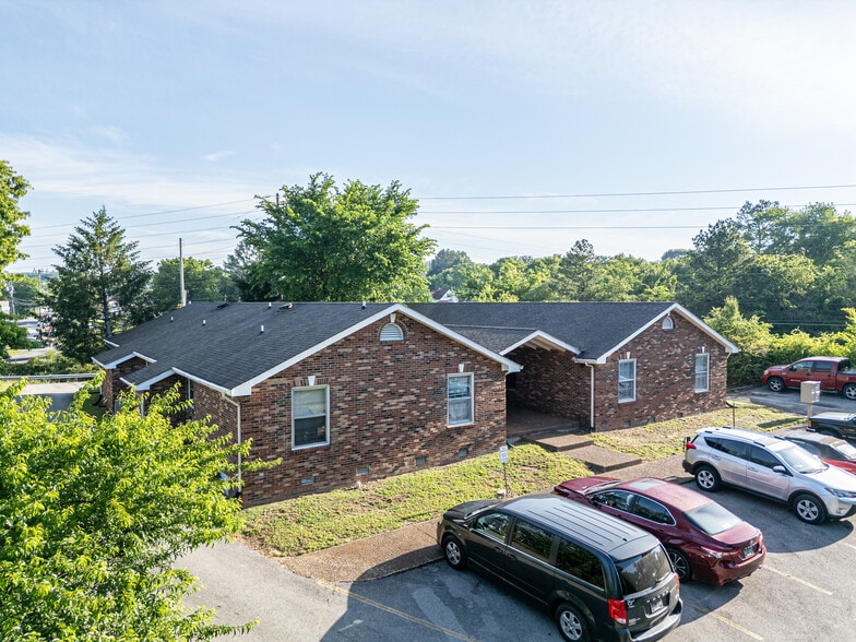 138 Hibiscus Dr, Ashland City, TN à vendre - Photo principale – Image 1 sur 20