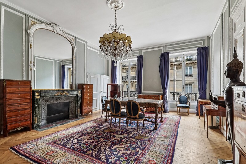 55 Rue Pierre Charron, Paris à louer Photo de l’immeuble– Image 1 sur 18
