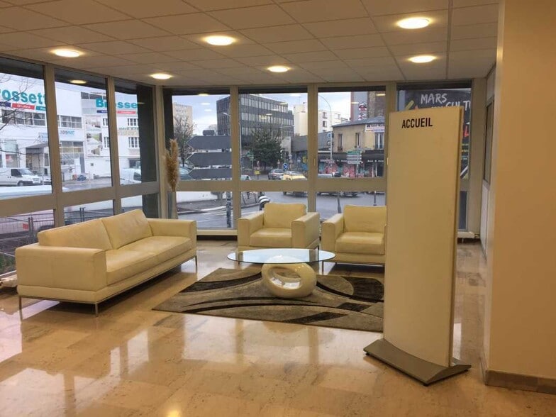 Bureau dans Bagnolet à louer - Hall d’entrée – Image 2 sur 10