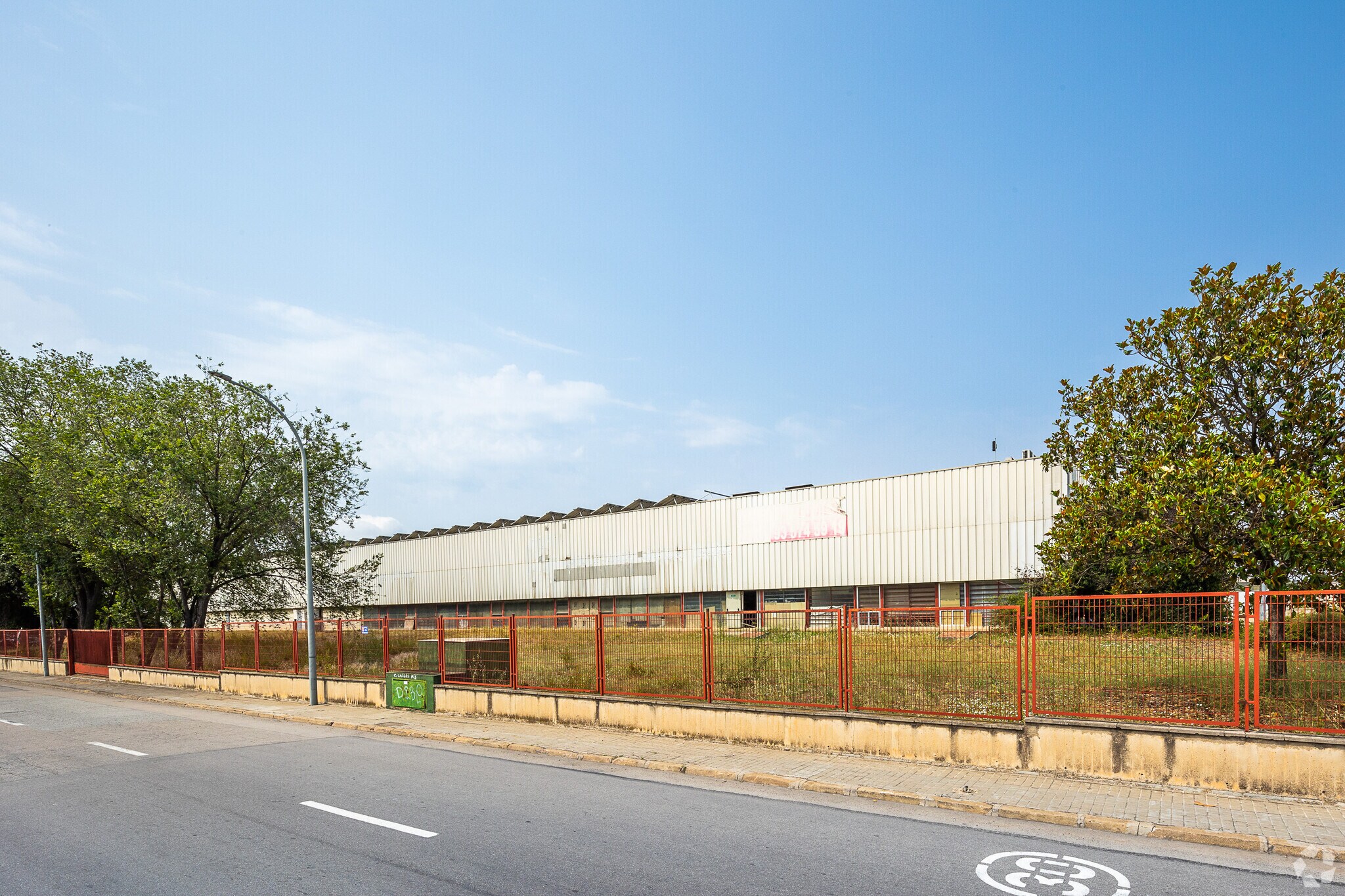 Bureau dans Santa Perpètua de Mogoda, Barcelona à louer Photo principale– Image 1 sur 4