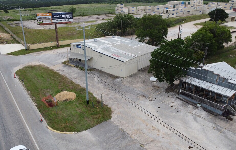 18780 IH 35 N, Schertz, TX à louer - Photo de l’immeuble – Image 3 sur 7