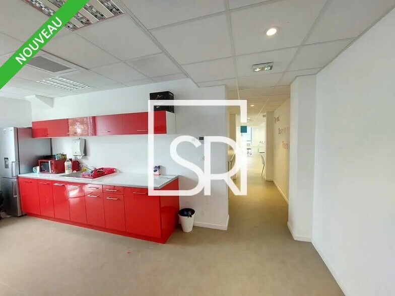 Bureau dans Aubière à vendre - Photo de l’immeuble – Image 3 sur 11