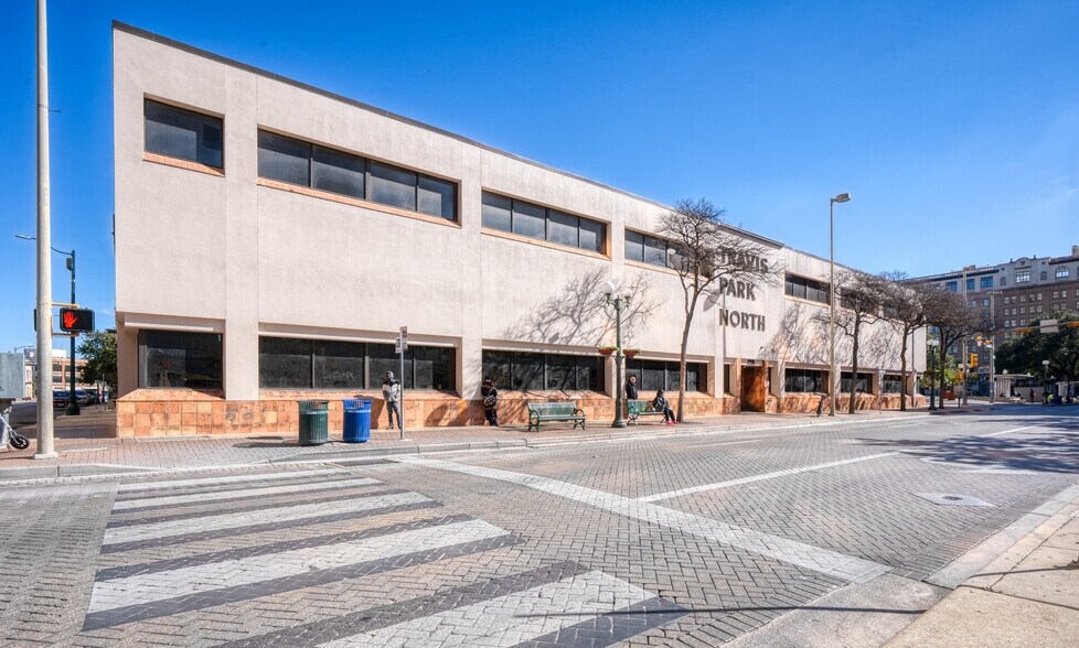 800 Navarro St, San Antonio, TX à louer - Photo principale – Image 1 sur 24