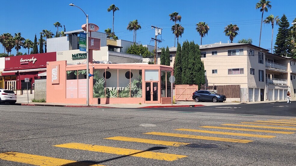 1000 N Fairfax Ave, West Hollywood, CA à vendre - Photo de l’immeuble – Image 1 sur 13