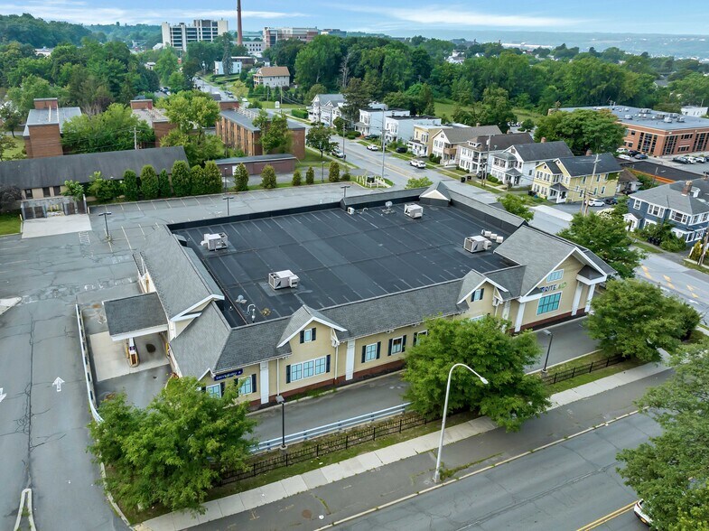 272 Hoosick St, Troy, NY à vendre - Photo de l’immeuble – Image 3 sur 26