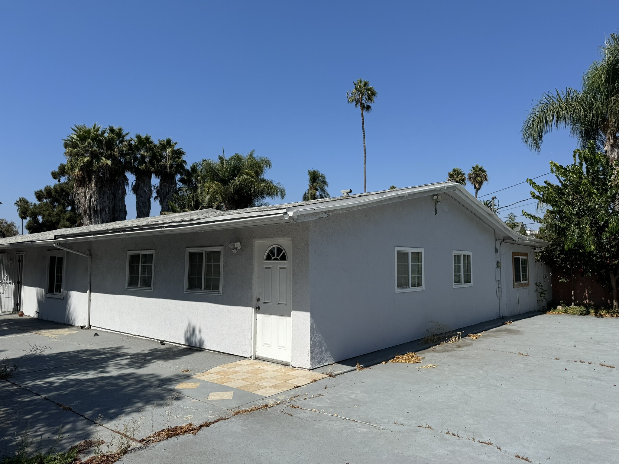 4669 W Olympic Blvd, Los Angeles, CA à vendre Photo de l’immeuble– Image 1 sur 10