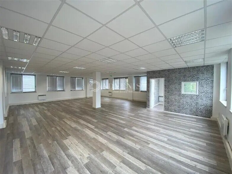 Bureau dans Neuilly-Plaisance à vendre - Photo intérieure – Image 2 sur 6