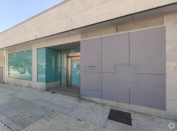 Local commercial dans Alcalá de Henares, Madrid à vendre Photo intérieure– Image 1 sur 2