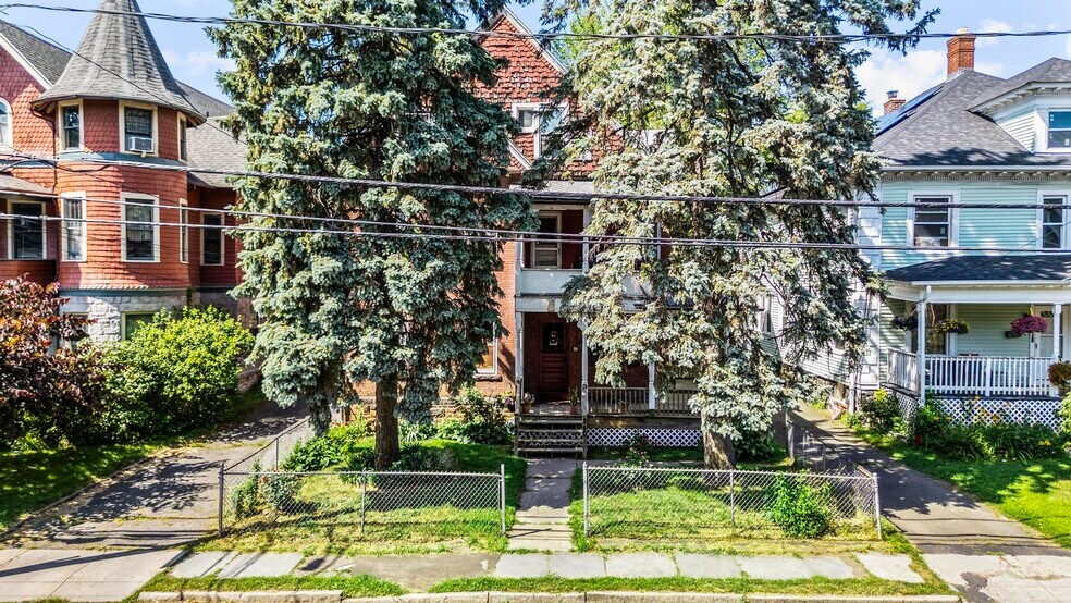240 Sargeant St, Hartford, CT à vendre - Photo de l’immeuble – Image 2 sur 16
