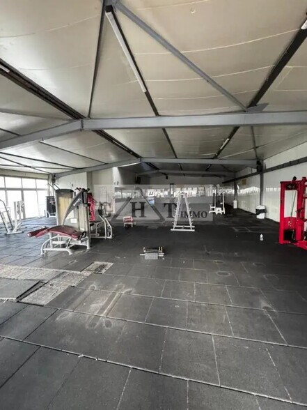 Industriel/Logistique dans Neuilly-sur-Marne à louer - Photo de l’immeuble – Image 1 sur 4