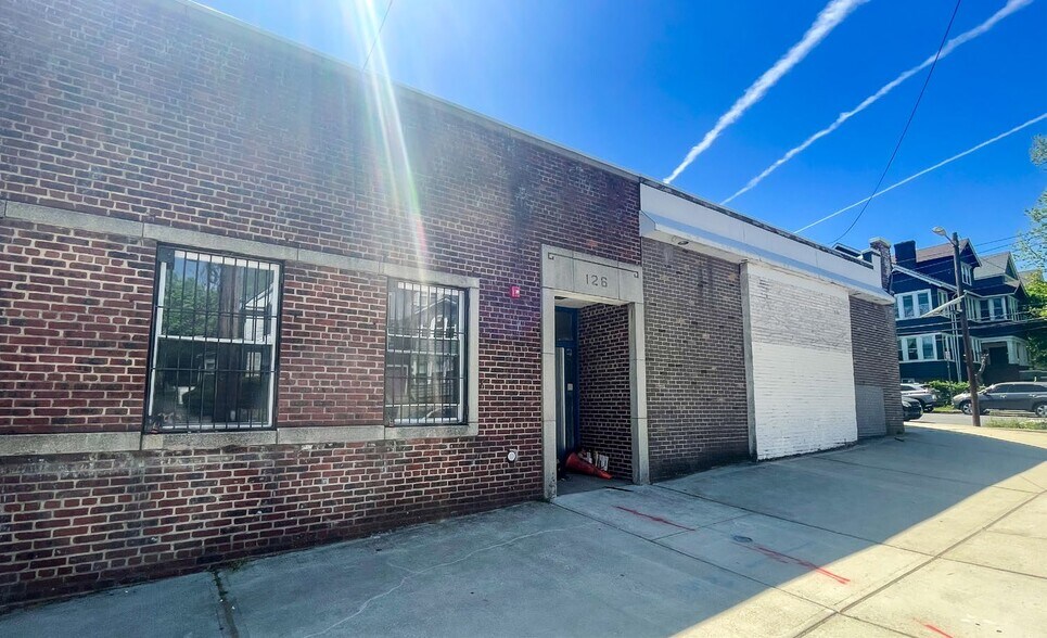 124-130 Lyons Ave, Newark, NJ à louer - Photo de l’immeuble – Image 2 sur 2