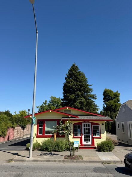 720 E Washington St, Petaluma, CA à vendre - Photo de l’immeuble – Image 3 sur 42