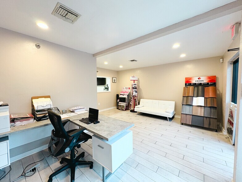 12165 Metro Pky, Fort Myers, FL à vendre - Photo intérieure – Image 3 sur 21