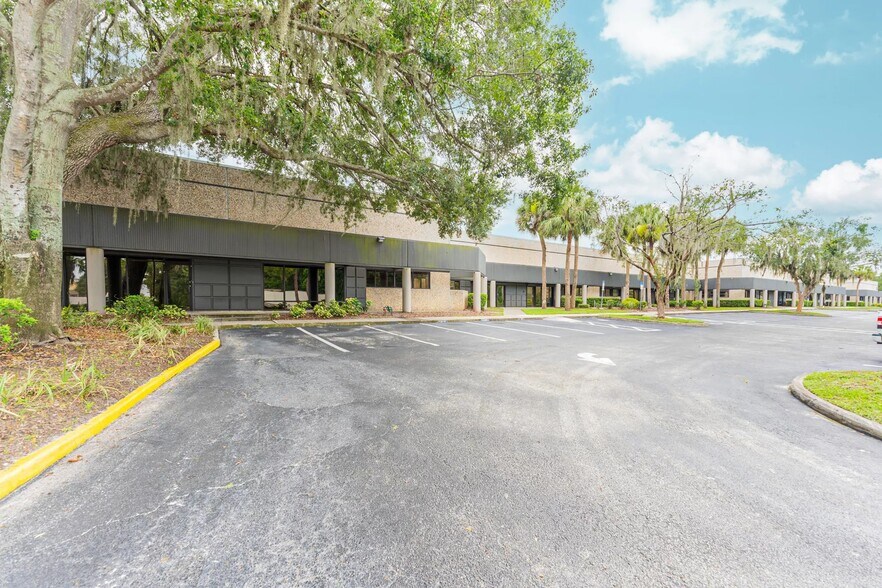 5200-5225 Region Ct, Lakeland, FL à louer - Photo de l’immeuble – Image 2 sur 6