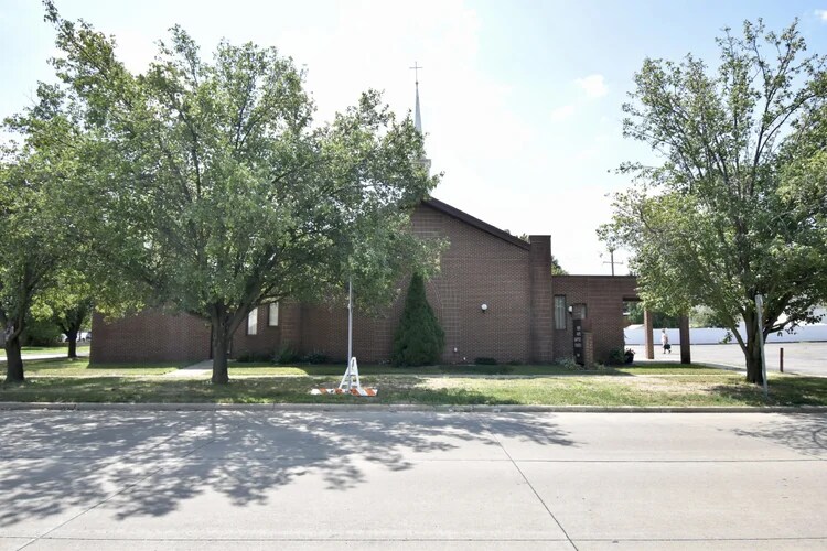 24105 Hass St, Dearborn Heights, MI à vendre - Photo de l’immeuble – Image 3 sur 16