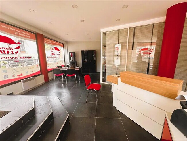 Plus de détails pour Local commercial à louer