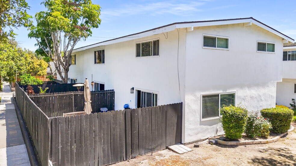3040 Filmore Way, Costa Mesa, CA à vendre - Photo de l’immeuble – Image 3 sur 10