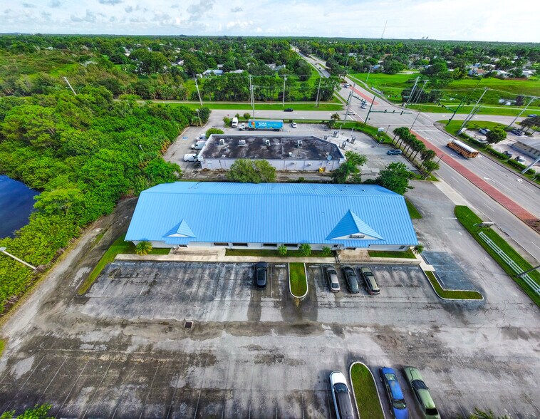 1500 S Lennard Rd, Port Saint Lucie, FL à vendre - Photo de l’immeuble – Image 2 sur 3