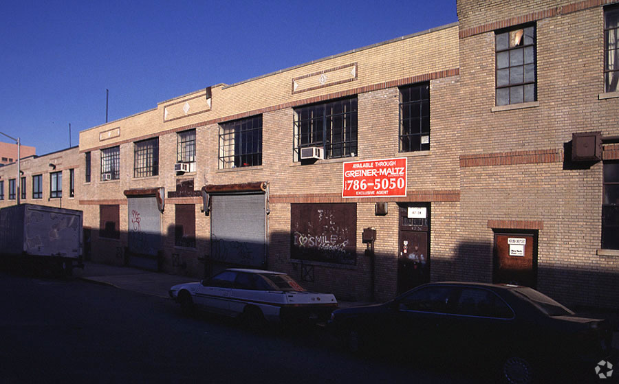 47-31 35th St, Long Island City, NY à louer - Photo de l’immeuble – Image 3 sur 3