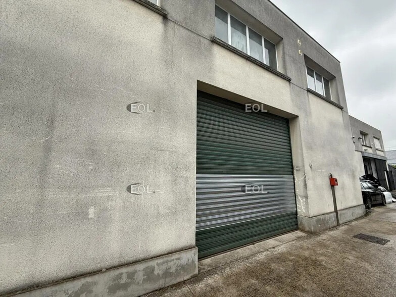 Local d’activités dans Chelles à louer - Photo de l’immeuble – Image 1 sur 11