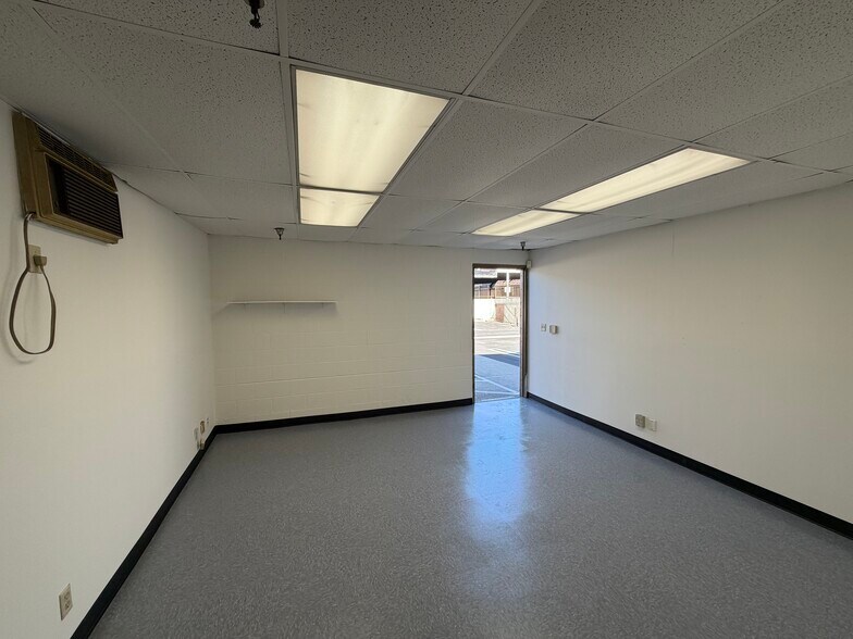 380 W Martin Luther King Blvd, Los Angeles, CA à louer - Photo de l’immeuble – Image 2 sur 9
