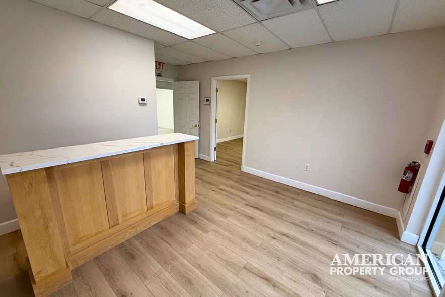 7610-7630 Matoaka Rd, Sarasota, FL à louer - Photo de l’immeuble – Image 3 sur 15