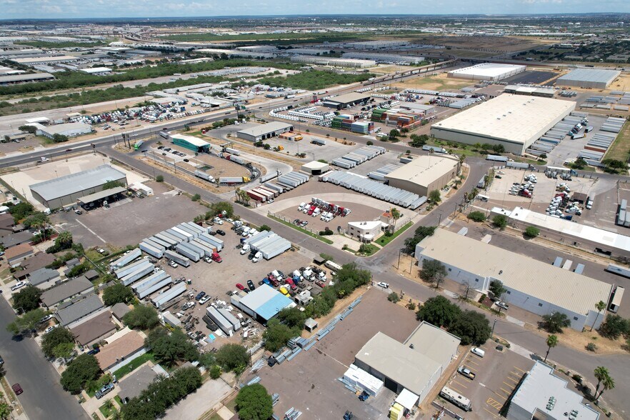 802 Pellegrino Ct, Laredo, TX à louer - Photo de l’immeuble – Image 2 sur 6