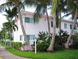 8216 Crespi Blvd, Miami Beach, FL à vendre - Photo de l’immeuble – Image 2 sur 35