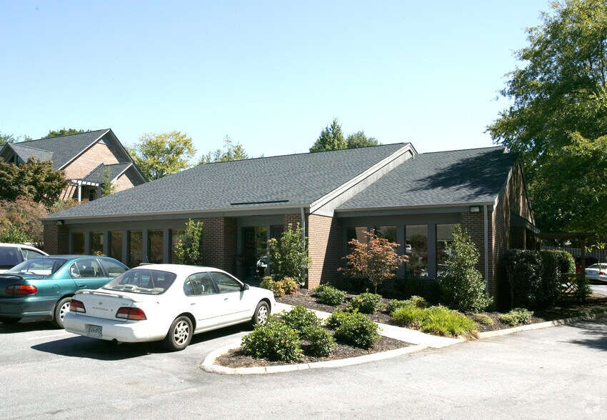 27 Memorial Medical Dr, Greenville, SC à vendre - Photo de l’immeuble – Image 2 sur 9