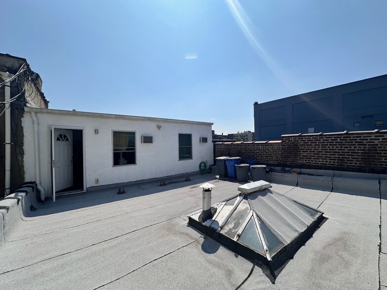 4134 39th St, Sunnyside, NY à vendre - Photo de l’immeuble – Image 2 sur 2