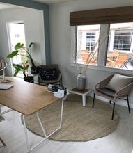 636 N Robertson Blvd, West Hollywood, CA à louer Photo intérieure– Image 1 sur 4