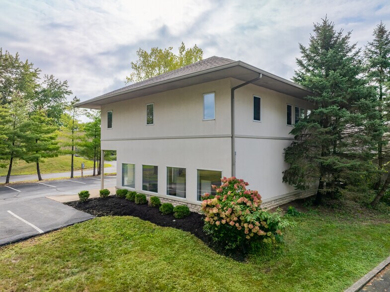 171 Green Meadows Dr S, Lewis Center, OH à vendre - Photo de l’immeuble – Image 2 sur 25