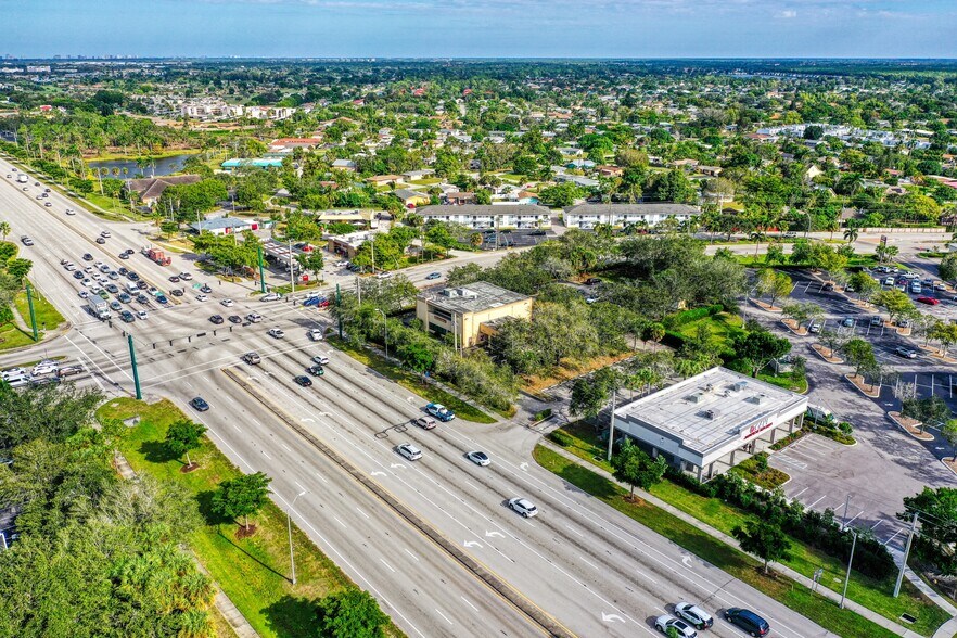 4901 Tamiami Trl E, Naples, FL à louer - Photo de l’immeuble – Image 3 sur 6
