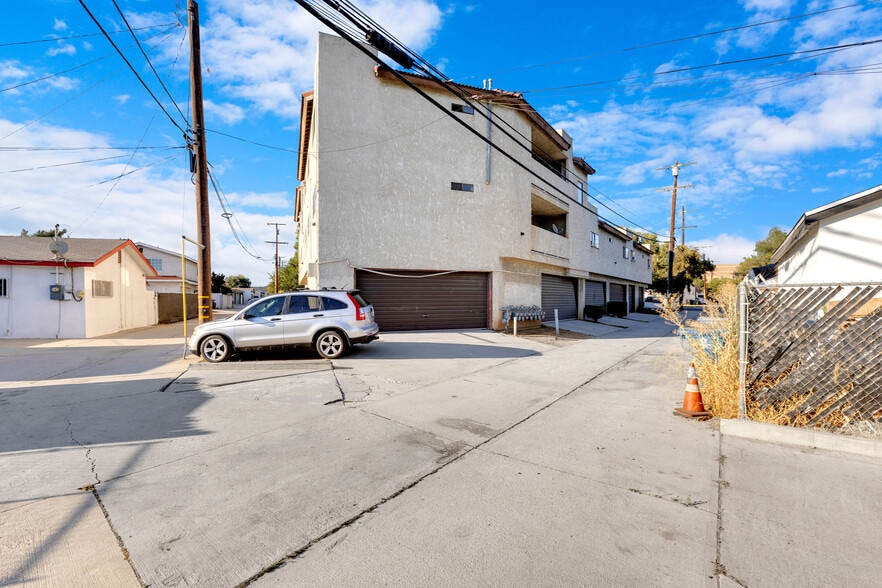 2121 El Paseo, Alhambra, CA à vendre - Photo de l’immeuble – Image 2 sur 11
