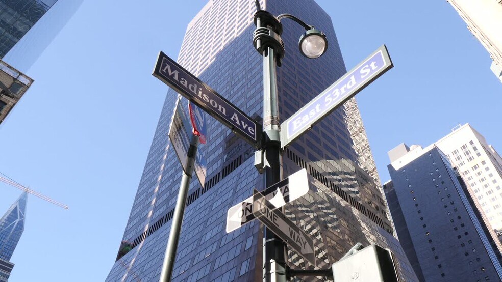 515 Madison Ave, New York, NY à louer - Vidéo sur l’annonce professionnelle – Image 3 sur 5