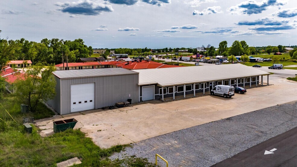 1971 E US 412 Hwy, Siloam Springs, AR à louer - Photo de l’immeuble – Image 2 sur 25