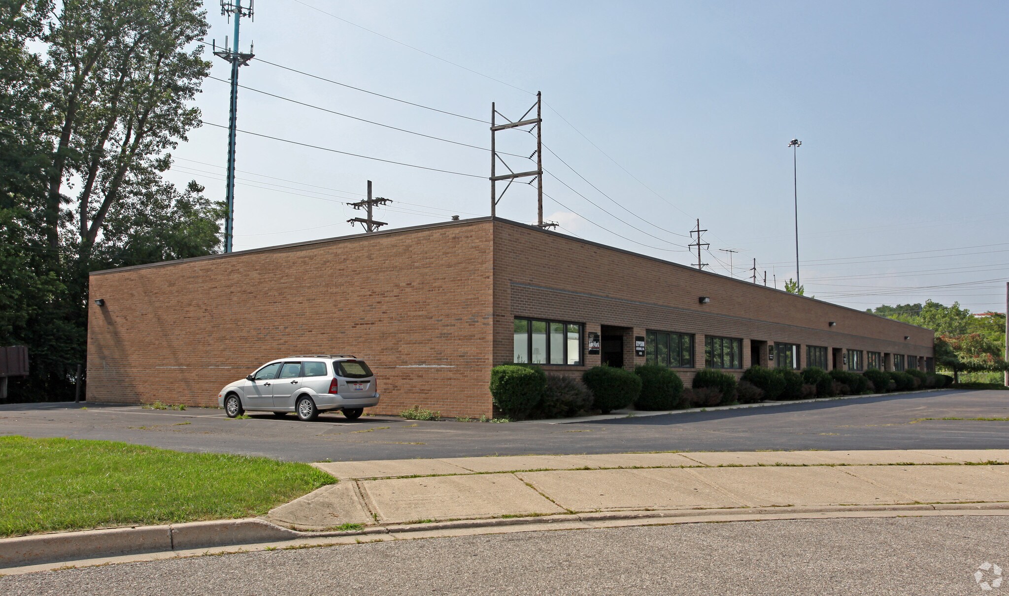 1403-1431 Business Center Ct, Dayton, OH à vendre Photo principale– Image 1 sur 5