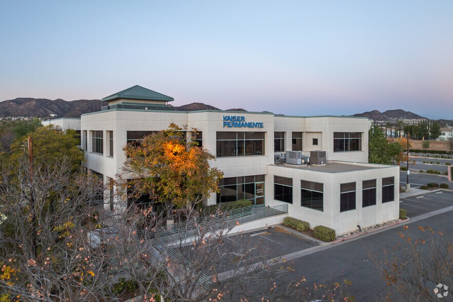 36450 Inland Valley Dr, Wildomar, CA à louer - Photo de l’immeuble – Image 3 sur 6